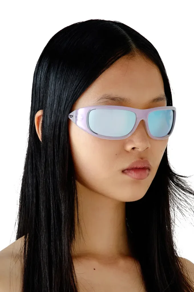 0dl3001 size 61 Wraparound style sunglasses