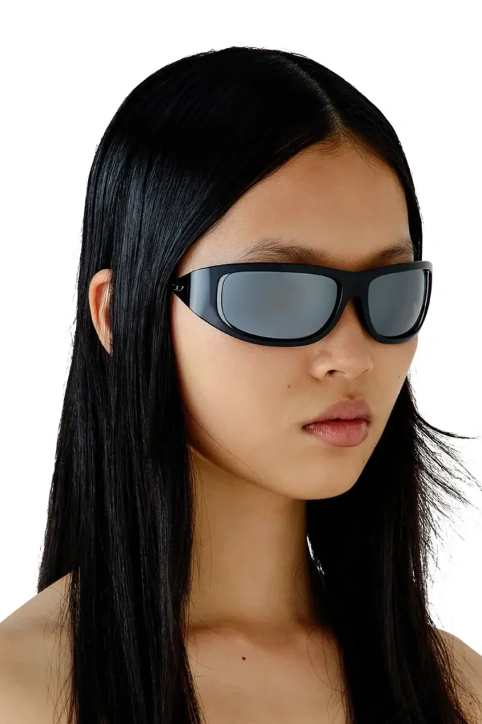 0dl3001 size 61 Wraparound style sunglasses
