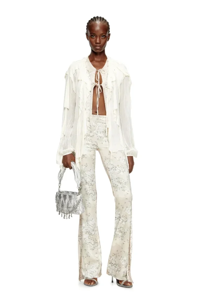 c-lassy Flounce blouse in crinkled muslin