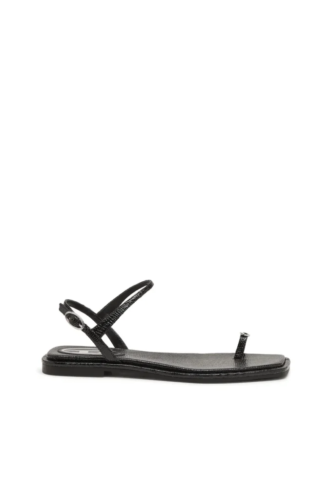 d-amber infra 0 D-AMBER – Sandal in leather with metallic logo