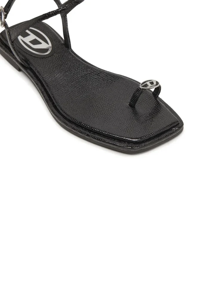 d-amber infra 0 D-AMBER – Sandal in leather with metallic logo