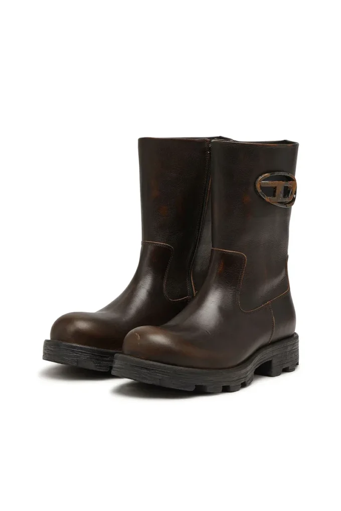 d-hammer bkr d w D-Hammer-Cut-out leather boots with oxidised hardware