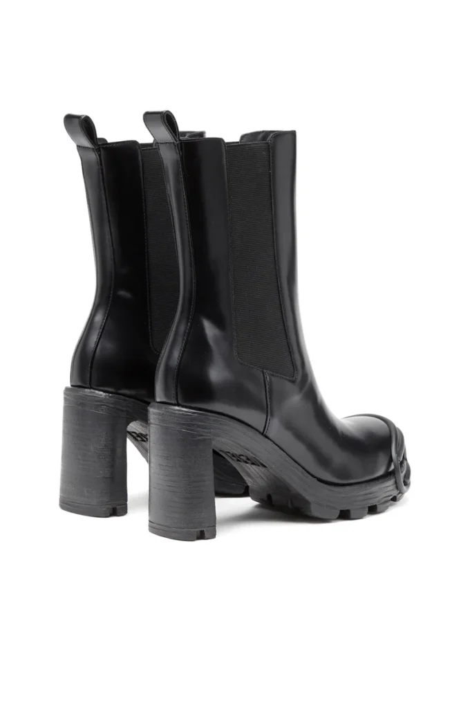 d-hammer ch d w D-Hammer-High-heel boots with Oval D plaque