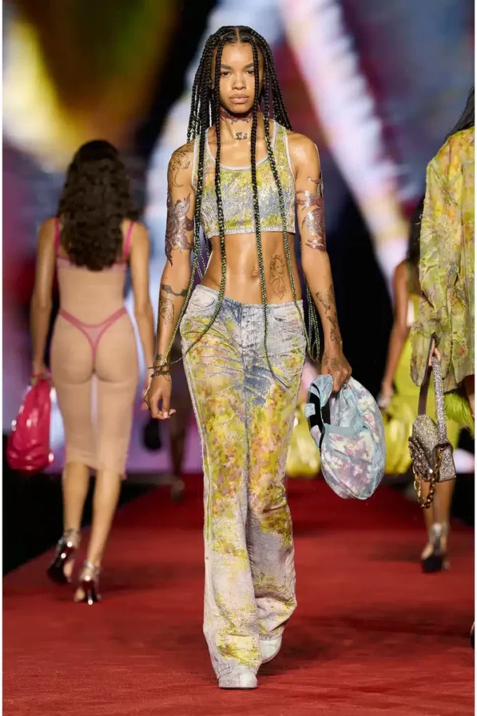 de-detop-fse Cropped top in flower devoré denim