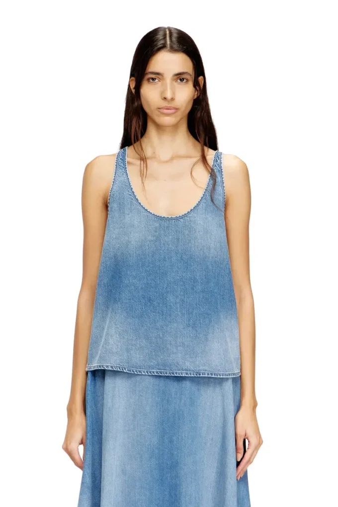 de-misy-s Top in lightweight stonewashed denim