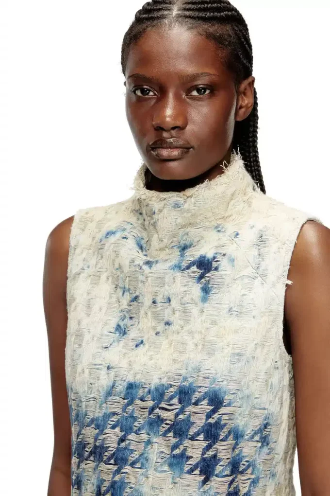 de-tapi-fsh2 Sleeveless top in houndstooth-weave denim