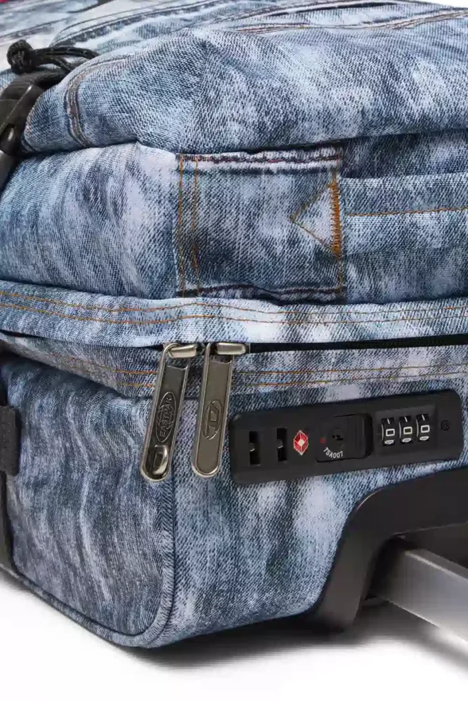 diesel transit’r s Cabin bag in trompe l’oeil denim