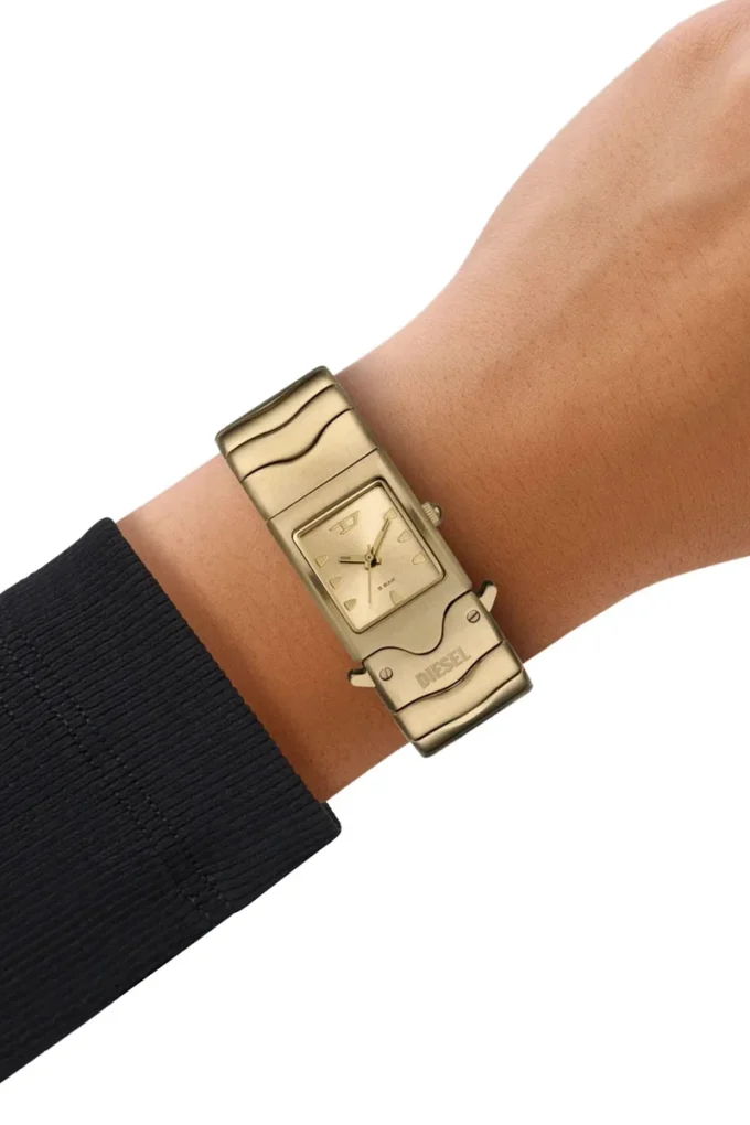 dz2223 Diesel Closer Three-Hand Gold-Tone Stainless Steel Watch