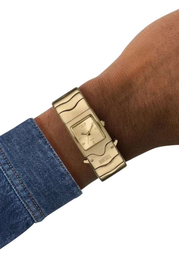 dz2223 Diesel Closer Three-Hand Gold-Tone Stainless Steel Watch