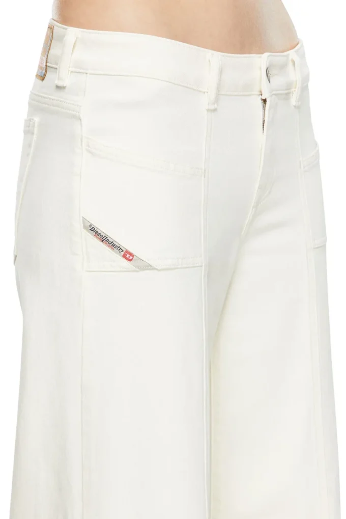 flare jeans d-akii 09j68 Find nearest store