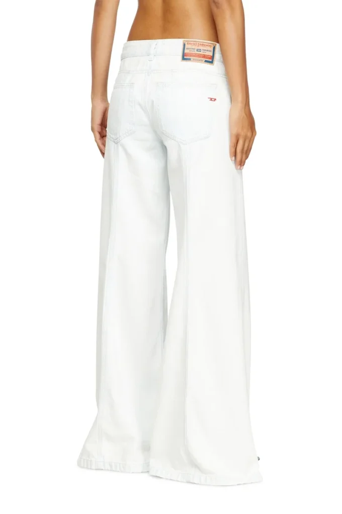 flare jeans d-akii 09m08 Find nearest store