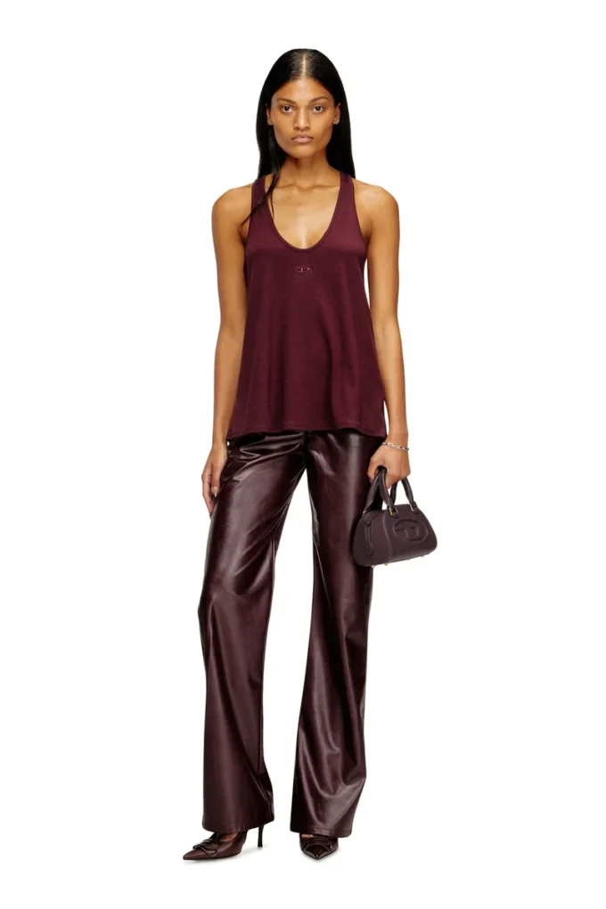 fr-t-ipsya Burgundy tank top with Oval D detail
