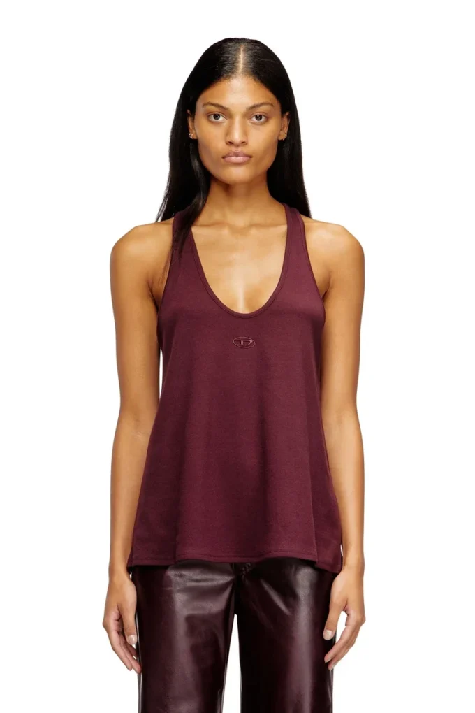 fr-t-ipsya Burgundy tank top with Oval D detail