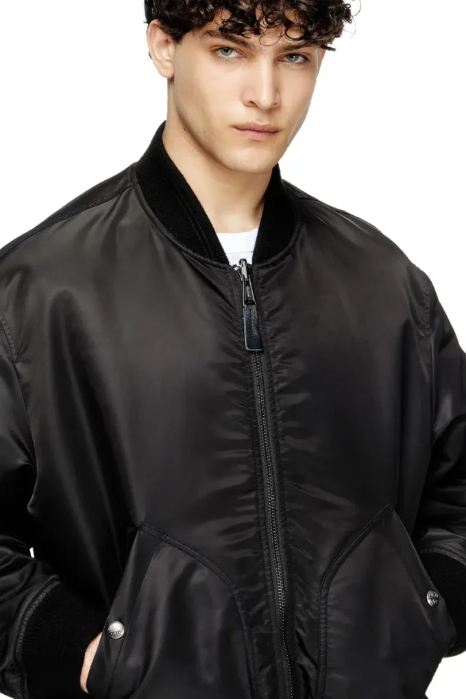 j-held Bomber in padded nylon with Oval D