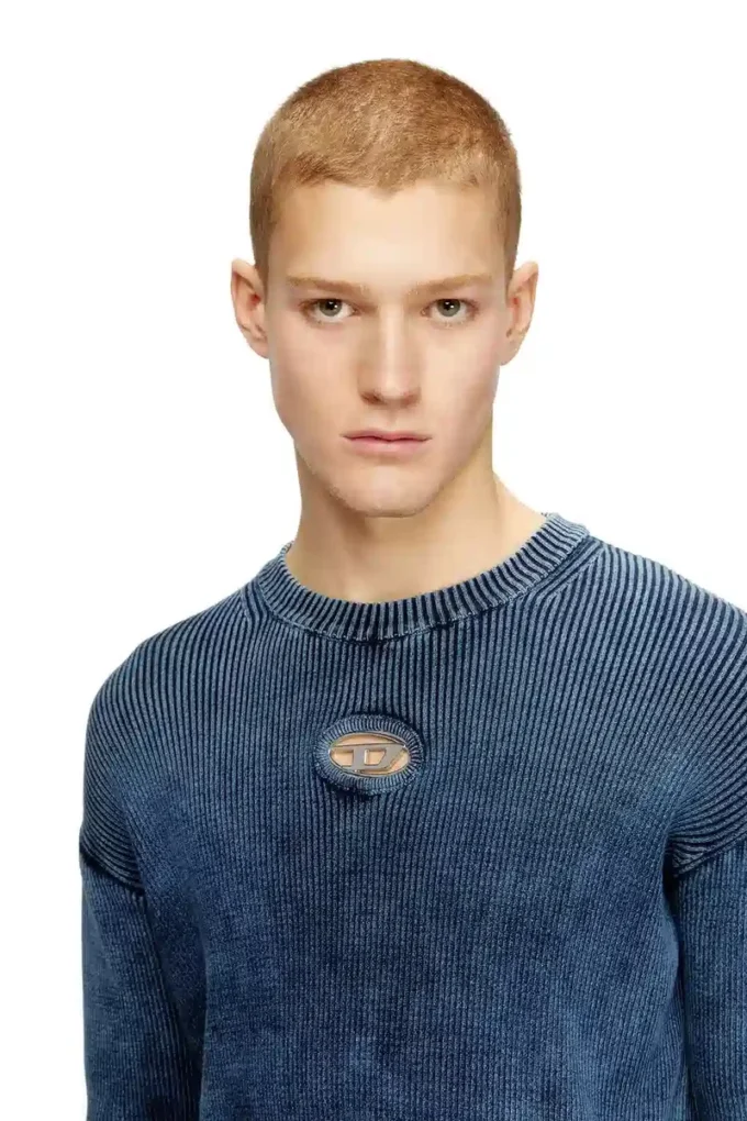 k-darren-d Cut-out ribbed jumper with Oval D plaque