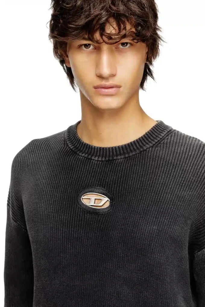 k-darren-d Cut-out ribbed jumper with Oval D plaque