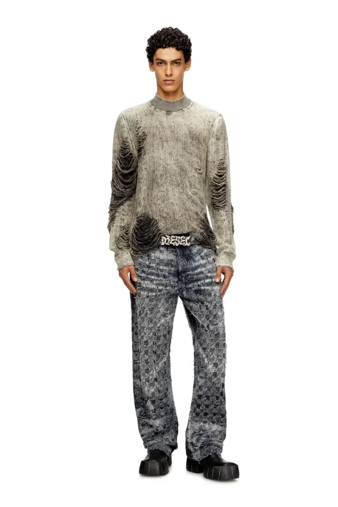 k-fjordi Destroyed jumper with floating yarns