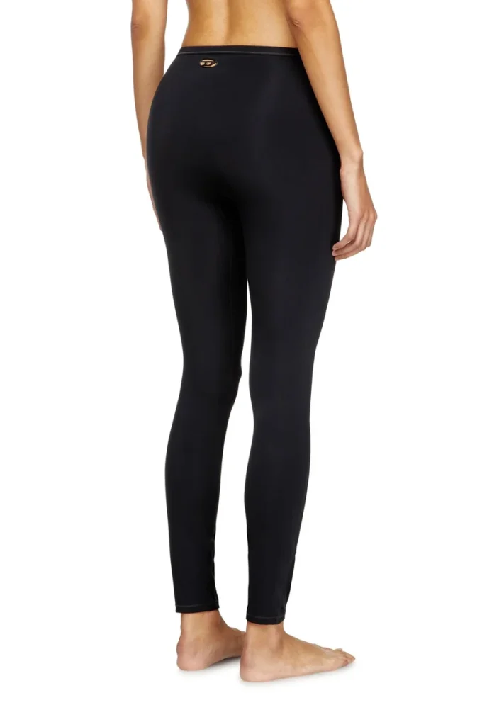 meredith-utlt Nylon leggings with cut-out back Oval D