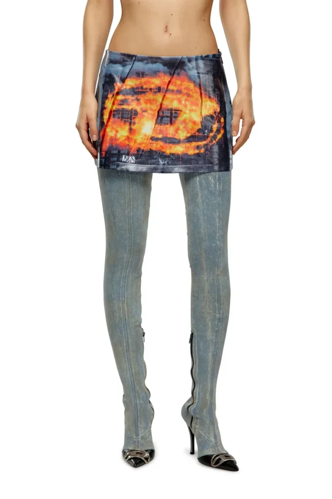o-hunt Short skirt with poster print