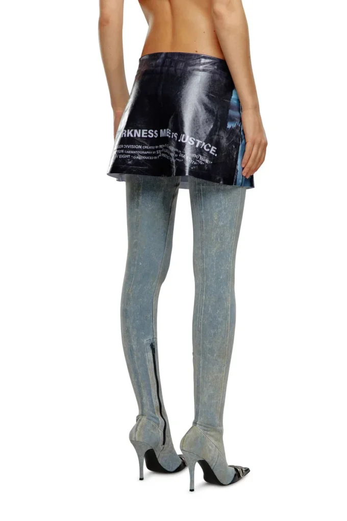 o-hunt Short skirt with poster print