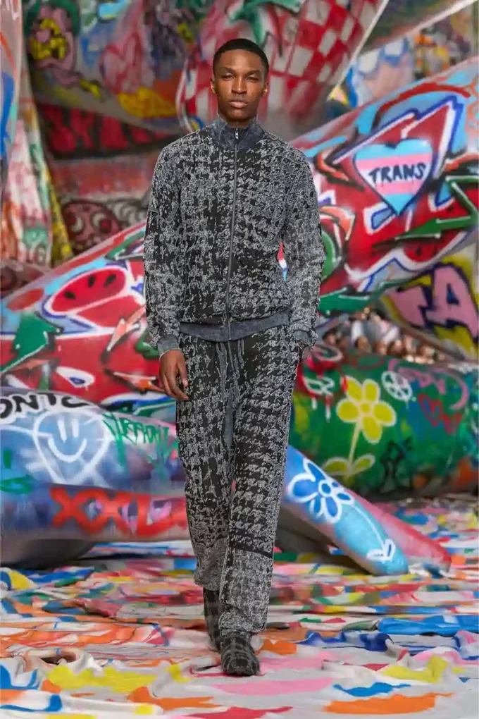 p-labis Elasticated pants in devoré houndstooth