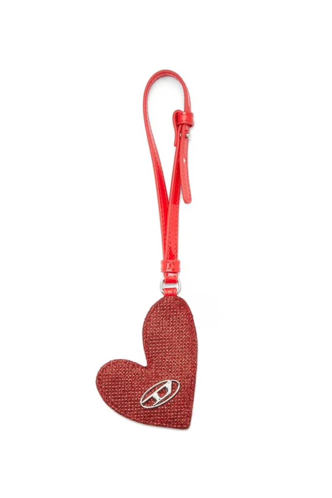 play mirror Heart charm with logo in metal
