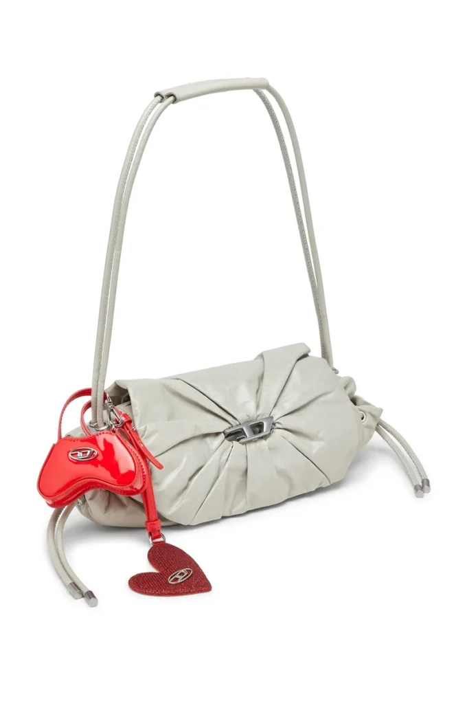 play mirror Heart charm with logo in metal