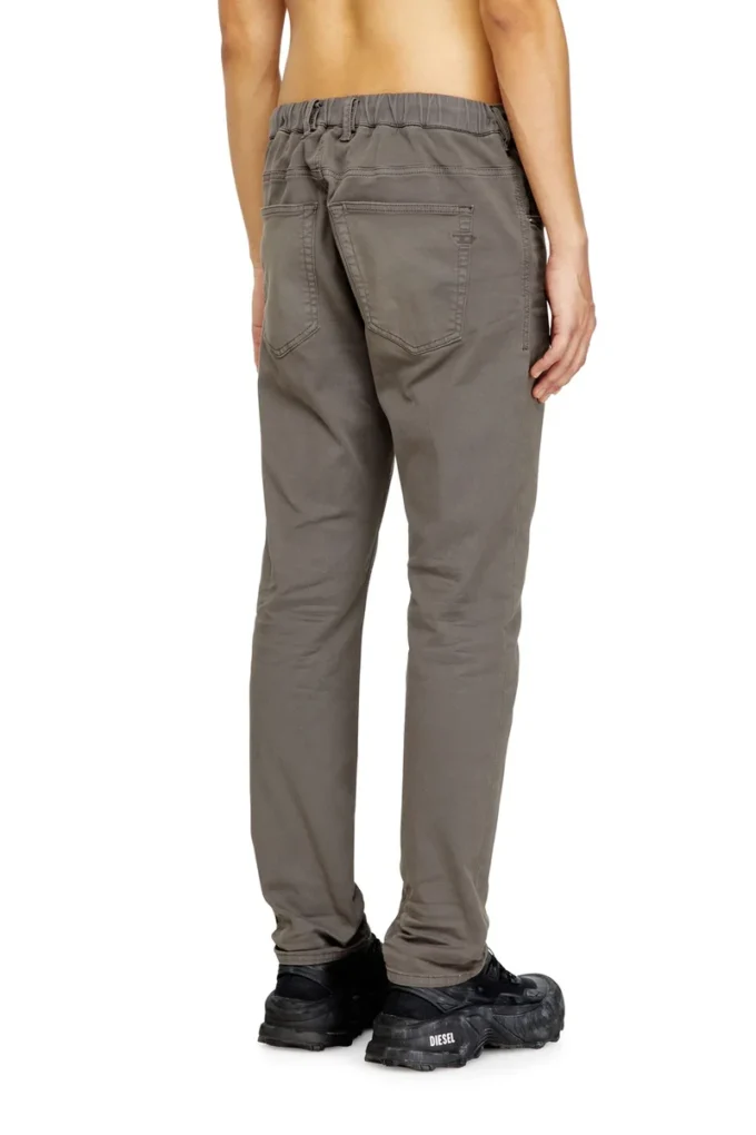 regular 2032 d-krooley-bw joggjeans&reg; 0670m Find nearest store