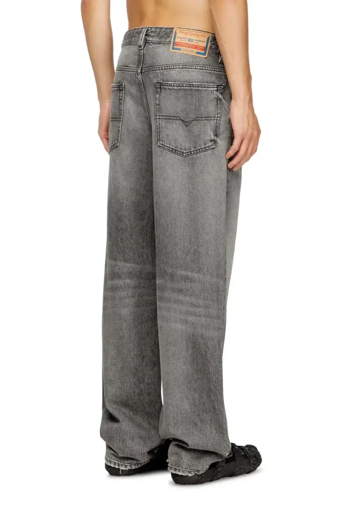relaxed jeans 2001 d-macro 007aw Find nearest store