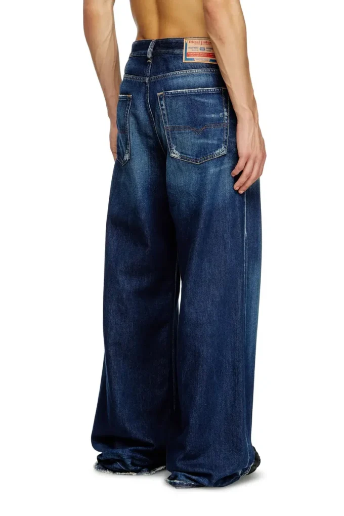 relaxed jeans d-rise 09m06 Find nearest store
