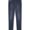 slim 2060 d-strukt joggjeans&reg; 0670m Find nearest store