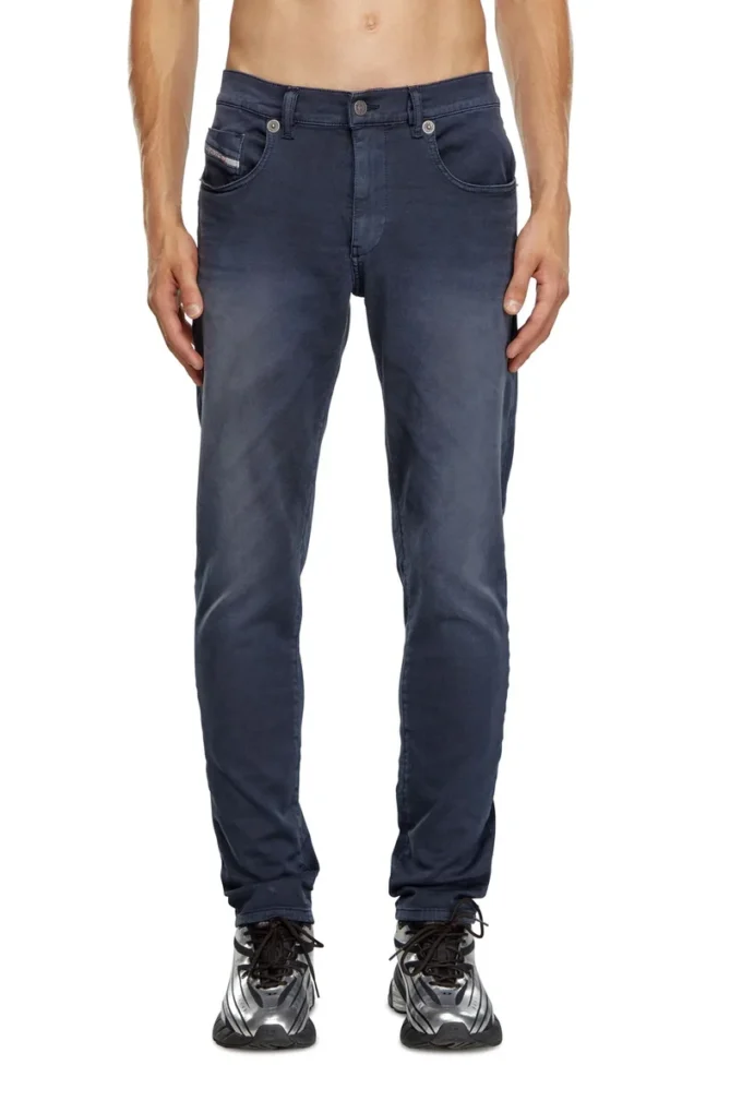 slim 2060 d-strukt joggjeans&reg; 0670m Find nearest store