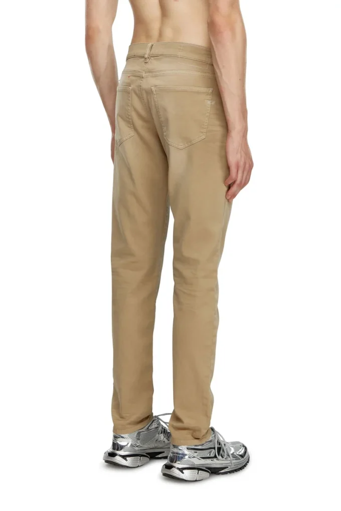 slim 2060 d-strukt joggjeans&reg; 0670m Find nearest store
