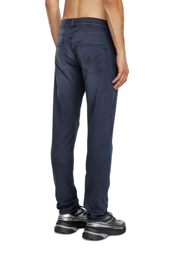 slim 2060 d-strukt joggjeans&reg; 0670m Find nearest store
