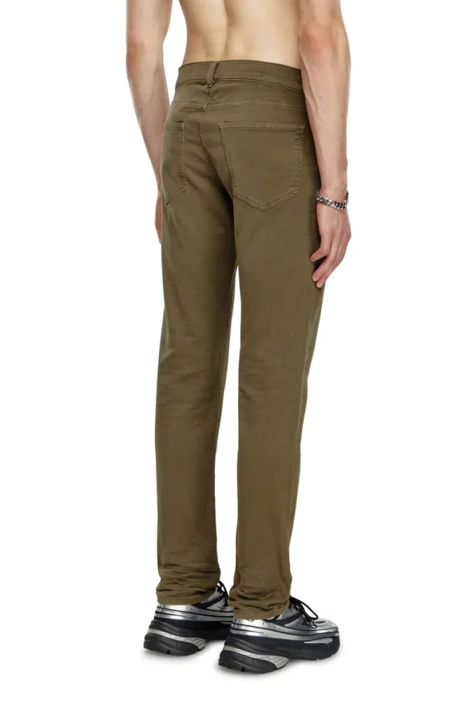 slim 2060 d-strukt joggjeans&reg; 0670m Find nearest store