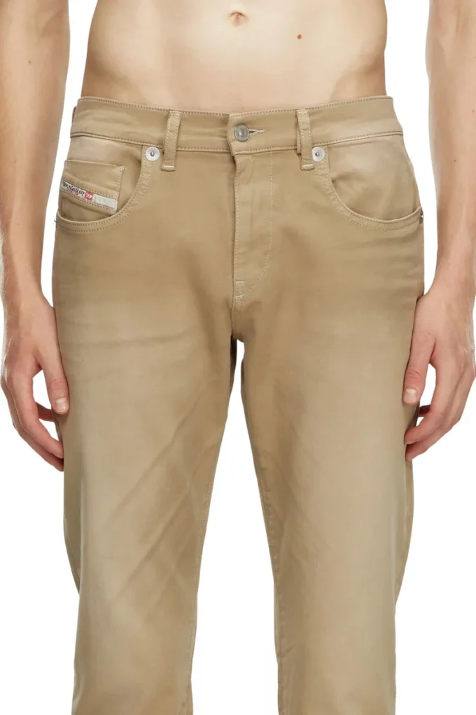 slim 2060 d-strukt joggjeans&reg; 0670m Find nearest store