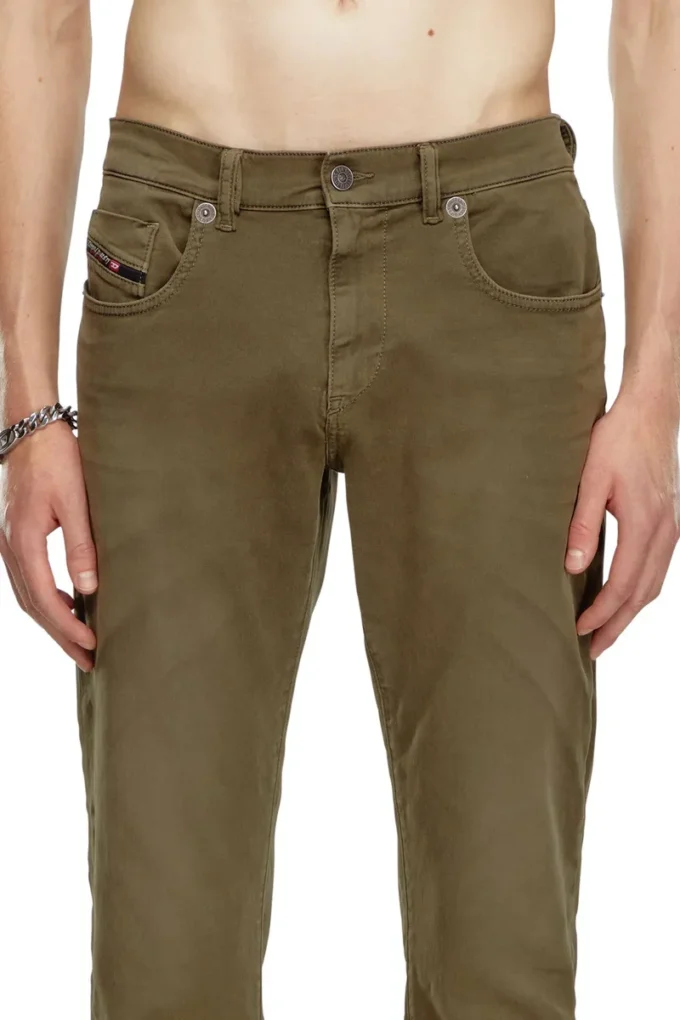 slim 2060 d-strukt joggjeans&reg; 0670m Find nearest store