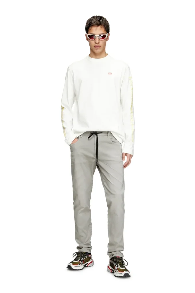 slim 2062 d-strukt joggjeans&reg; 0670m Find nearest store