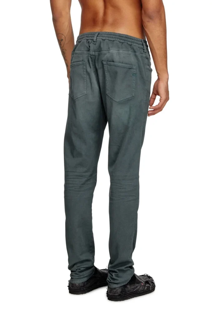 slim 2062 d-strukt joggjeans&reg; 0670m Find nearest store