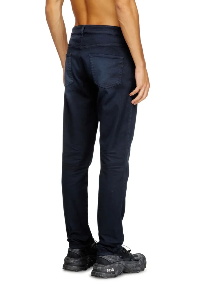 slim 2062 d-strukt joggjeans&reg; 0670m Find nearest store