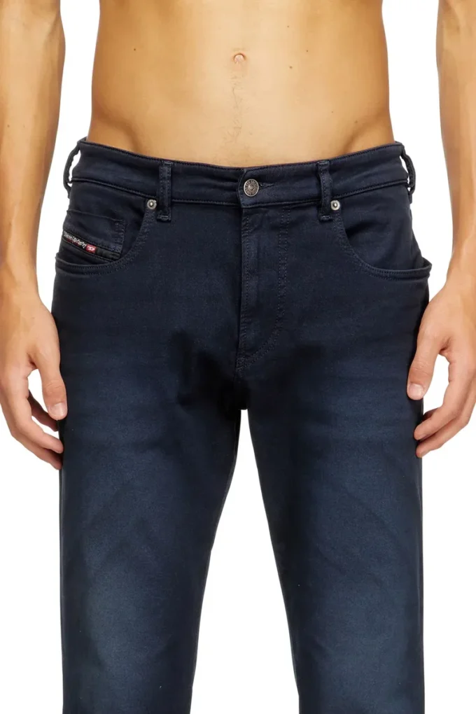 slim 2062 d-strukt joggjeans&reg; 0670m Find nearest store
