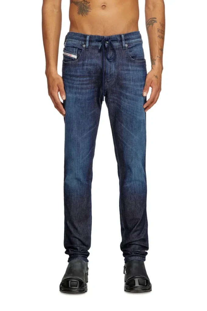 slim 2062 d-strukt joggjeans&reg; 09l11 Find nearest store