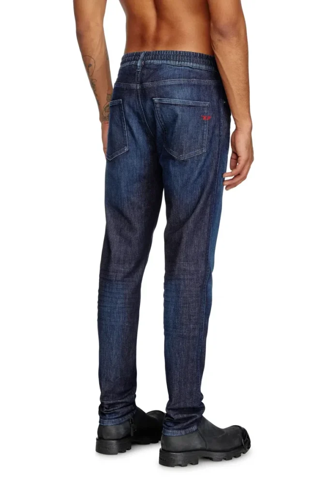 slim 2062 d-strukt joggjeans&reg; 09l11 Find nearest store