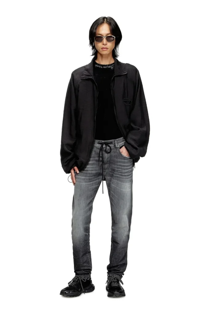 slim 2062 d-strukt joggjeans&reg; 09m67 Find nearest store