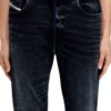 slim 2062 d-strukt joggjeans&reg; 09n80 Find nearest store
