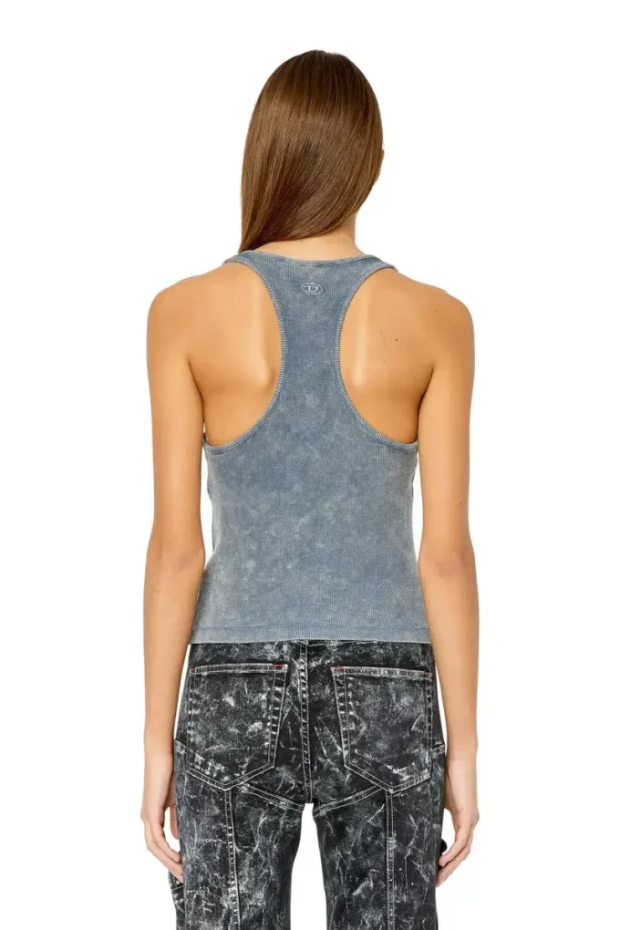 t-aniesse Ribbed racerback top with button opening