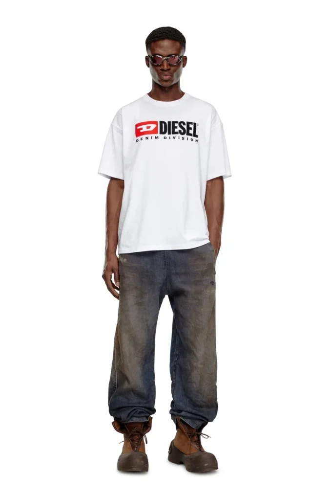 t-boxt-div T-shirt with Diesel patch logo