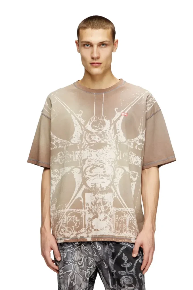 t-boxt-t13 T-shirt with tonal medieval print