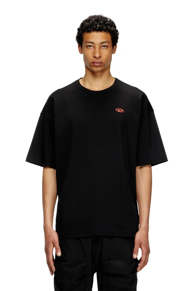 t-boxt-t6 T-shirt with red Oval D