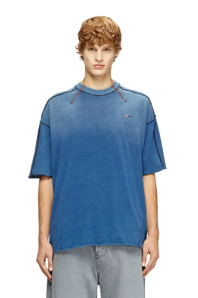 t-craoxt Cotton T-shirt with contrasting overlock stitching